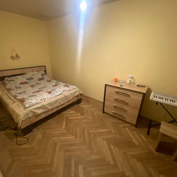 Антона Головатого вул., 5