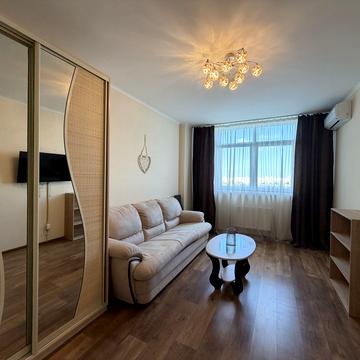 Сім'ї Кульженків вул. (Петра Дегтяренка), 33