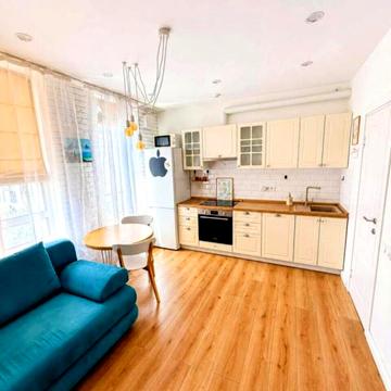 Салютна вул., (Будинок 02301-02303)