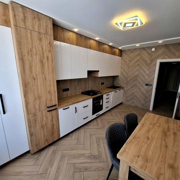 Героїв Крут вул., 8