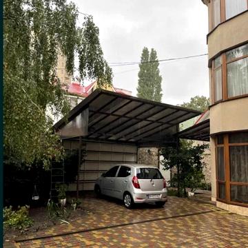 Полуничний пров.