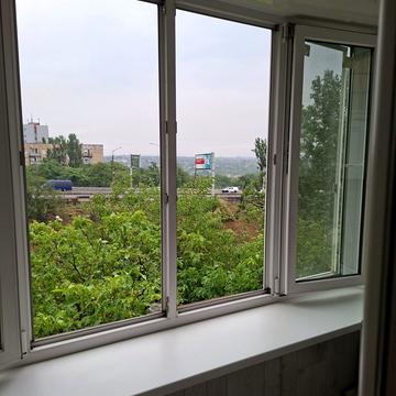 Яценка вул., 4