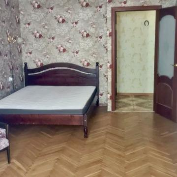 Олександра Кониського вул., 72