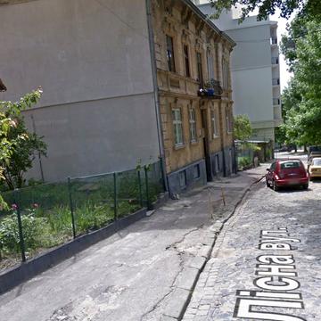 Солодова вул., 7