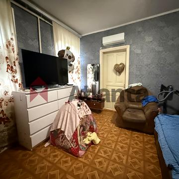Євгена Чикаленка вул., 31