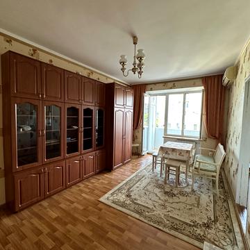 Базарна вул., 32