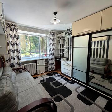 Леся Курбаса просп., 18-Б