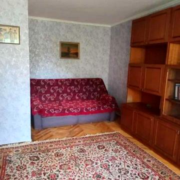 Романа Шухевича просп. (Генерала Ватутіна), 30