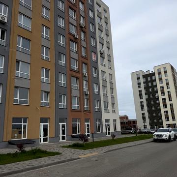 Анатолія Луценка вул., (Будинок 1)