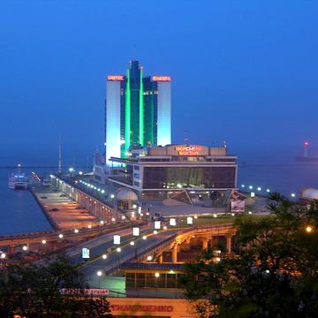 Приморська вул., 7