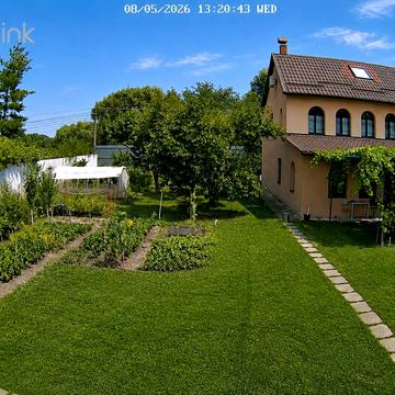 Центральна, 1