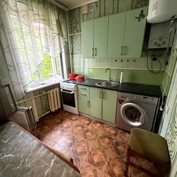 Якова Новицького вул., 6