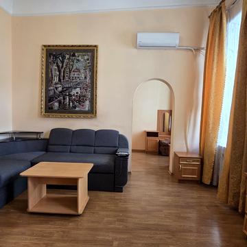 Дерибасівська вул., 20