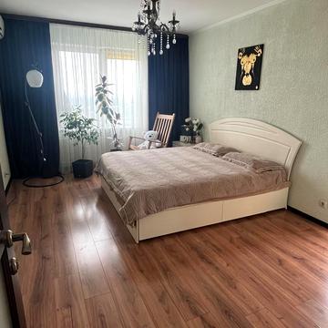 Миколи Лаврухіна вул., 14