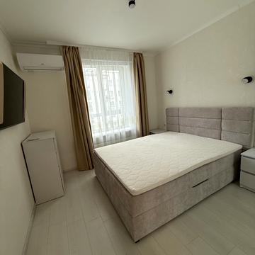 Співдружності вул., 7