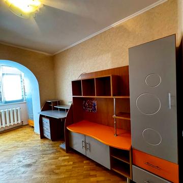 Академічна вул., 54
