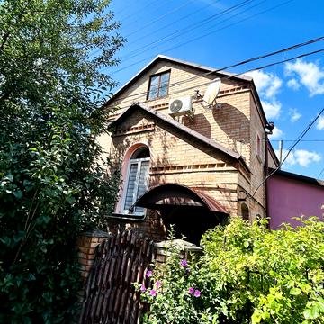 Митрополита Андрея Шептицького вул., 33