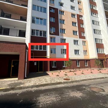 Машинобудівників вул., 27