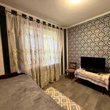 Небесної Сотні просп. (Маршала Жукова), 85