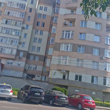 В'ячеслава Чорновола просп. (), 67б