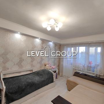 Верховної Ради бульв., 14