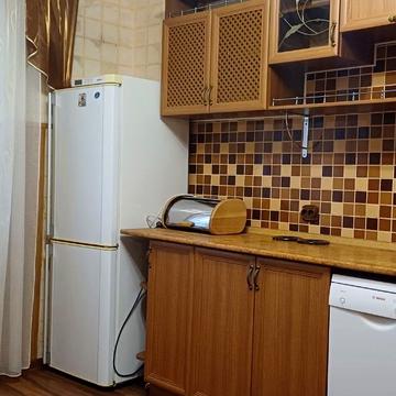 Олександра Мишуги вул., 8
