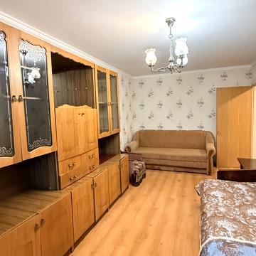 Дарницький бульв., 4