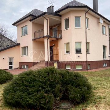 Каштанова вул., 2Б