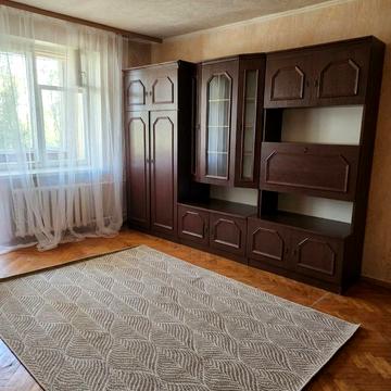 Здолбунівська вул., 1
