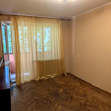 Леся Курбаса просп., 4