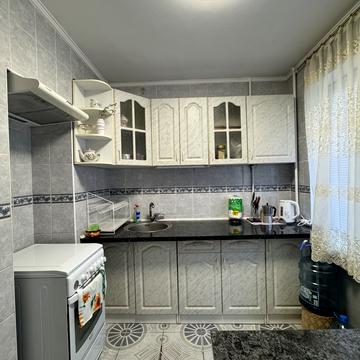 Прирічна вул., 5