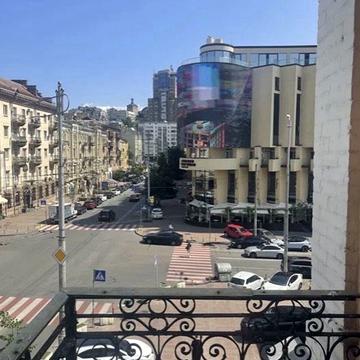 Шота Руставелі вул., 15