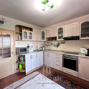 Федора Ернста вул., 6