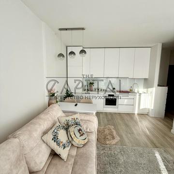 Тадея Рильського бульв., 4
