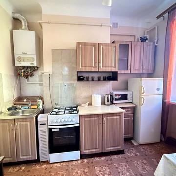 Академіка Ігоря Юхновського вул. (Гіпсова), 40б