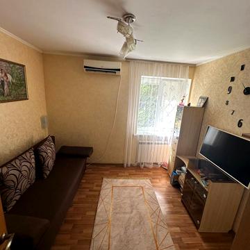 Незалежності вул. (Армійська), 4