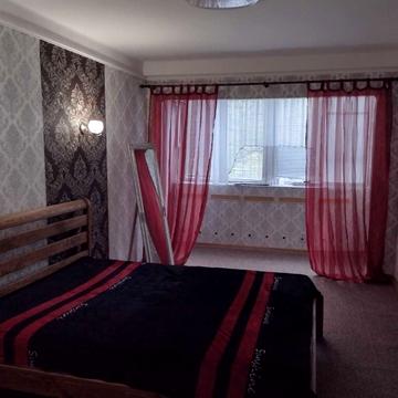 Богатирська вул., 2