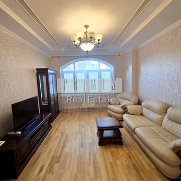 Полтавська вул., 10