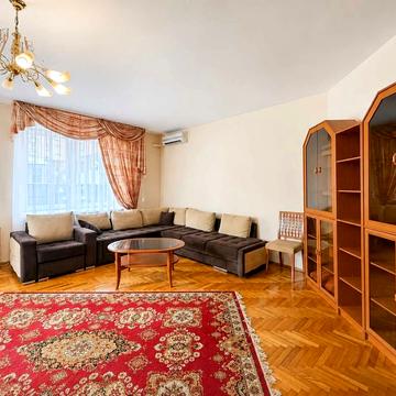 Олександра Кониського вул., 52-58