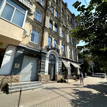 Тарасівська вул., 40/52