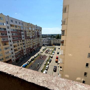 Угорська вул., 14в