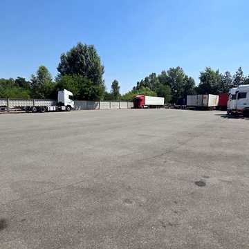 Броварська, 2а