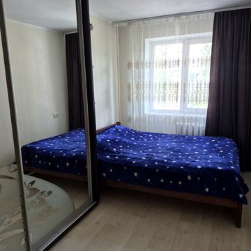 Металургів вул., 5