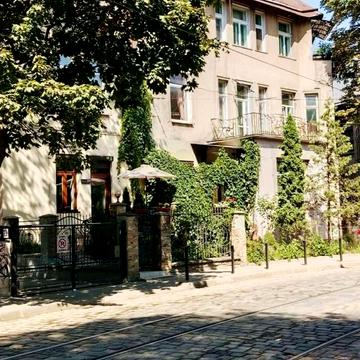 Івана Котляревського вул., 20