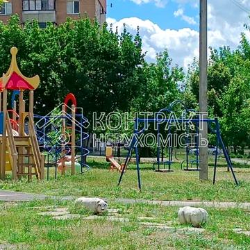Селянська вул., 18