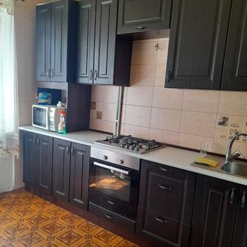 Героїв просп., 4
