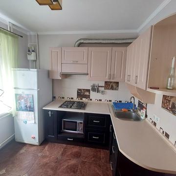 Михайла Лушпи просп. (Космонавтів), 10