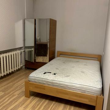 Вишгородська вул., 10