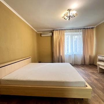 Антоновича вул. (Горького), 90-92