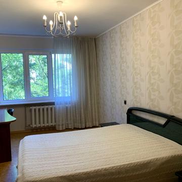Академіка Корольова вул., 94